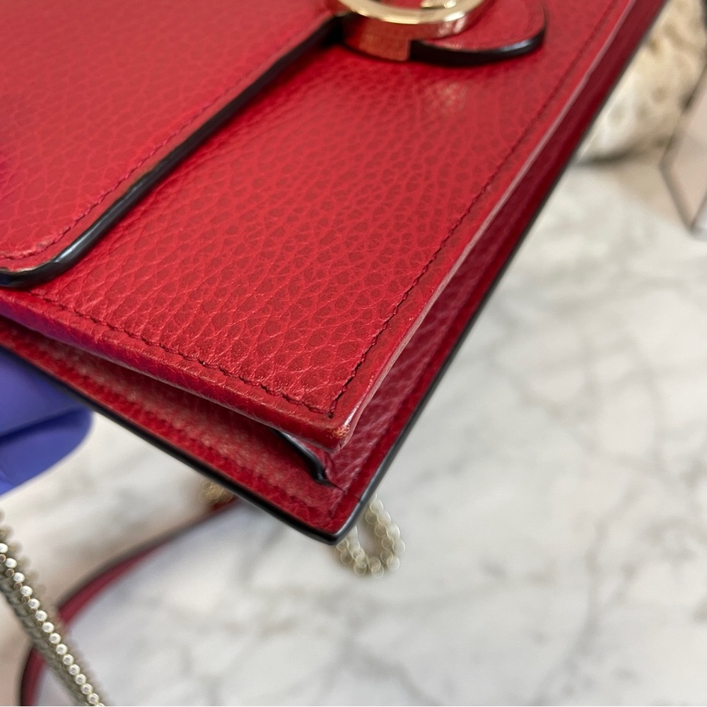 Gucci Interlocking GG Crossbody Chain Bag - Picture 4 of 9